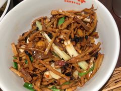 腊肉炒笋-小隐人家(乐松店)