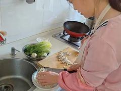 -乐禧母婴全自营月嫂(宝山店)