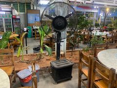 -四川小胡子海鲜(丁村万人海鲜广场店)