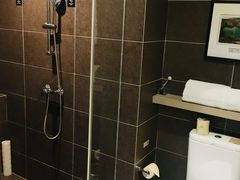 -西安大雁塔科技大学地铁站亚朵酒店