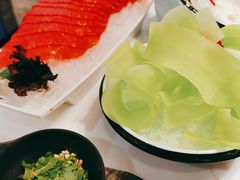 精选上脑牛肉-洪氏嗨捞·猪肚鸡火锅(阳光天地店)