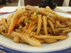 -刘姐啤酒鱼民族演艺餐厅(西街总店)