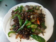 洋芋豆鼓炒腊肉-土家美食园