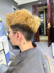 -藤野造型烫发染发