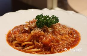 Spicy Sausage Tomato Meat Sauce Pasta