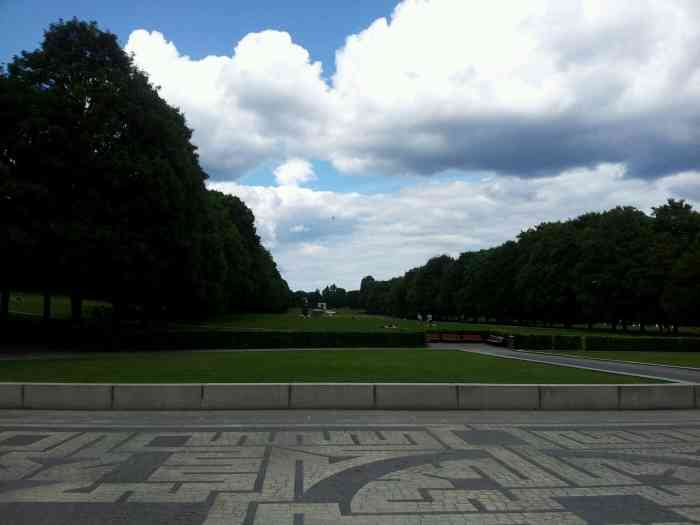 福格纳公园-"挪威是瑞典的近邻,同在斯堪的维亚半岛,也.