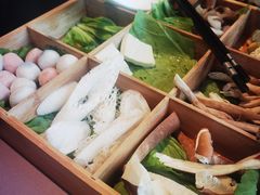 -彩云天云南餐厅