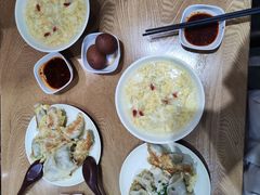 -三好食堂(煎饺·馄饨·肉饼米线·盛世广场店)
