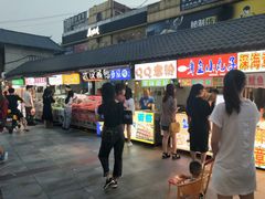 餐饮设施-龙洞步行街