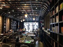 -钟书阁(松江泰晤士小镇店)