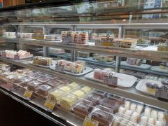 面包甜点陈列柜-新侨三宝乐面包店(崇文门店)