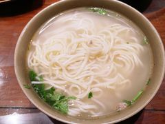-亮亮面馆(经六路店)
