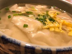 荠菜肉大馄饨-新梅华·茶点餐厅(欧尚店)