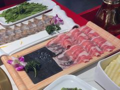 -欠火锅·水牛毛肚·团建聚餐·生日宴(何山路店)