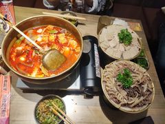 -毛肚向右·川渝毛肚王(经开永旺店)