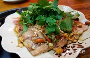 Scallion Oil Ginger Pork Trotter