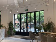 -Fridi Patisserie Cafe