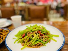 芹菜牛肉丝-清真·玛丽亚新疆菜主题餐厅(浙江中路店)