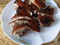 -黄记四更烤乳猪店