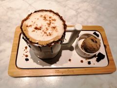 浓巧四溢&nbsp;布朗尼拿铁&nbsp;套餐-哈根达斯(赛特奥莱店)
