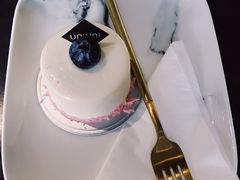 -UNI UNI(环亚凯瑟琳店)