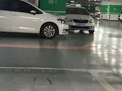 -龙湖虹桥天街-停车场