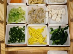 -香麒园·过桥米线·南湖雅宴