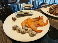 -大中华希尔顿酒店-念自助餐·嗨啤·小龙虾