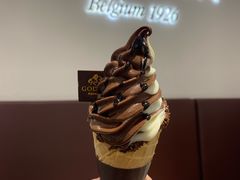 双拼软冰淇淋-GODIVA(王府井apm店)
