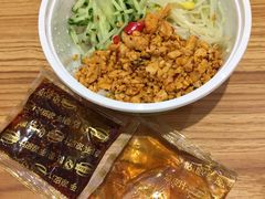 -姑娘手肉夹馍·凉皮·粉面(三盛广场店)