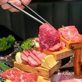 谁说餐饮寒冬没好店❓❗阶梯日式烤肉来破局！