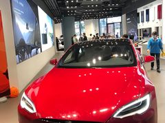 -TESLA 特斯拉(上海太古汇体验店)