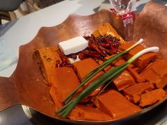 -墨居上隐·院子里火锅(峨眉店)