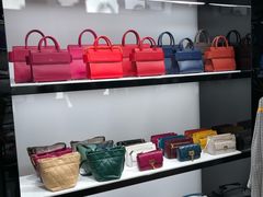 -GIVENCHY(佛罗伦萨小镇奥莱店)