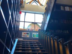 -钟书阁(松江泰晤士小镇店)