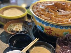 -三人行骨头王火锅(长寿店)