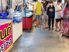 -席娜卡琳火车铁道夜市