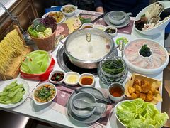 -洪氏嗨捞·广东猪肚鸡·椰子鸡火锅(西咸万象城店)