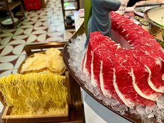 -洪氏嗨捞·广东猪肚鸡·椰子鸡火锅(西咸万象城店)