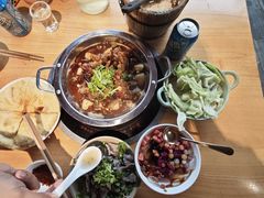 -大众跷脚牛肉馆·非遗传承单位(峨眉山店)