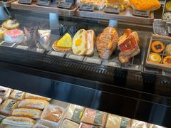 面包甜点陈列柜-星巴克(兰州中川机场T2出发店)