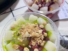 冰汤圆-铜元老码头鳝鱼火锅