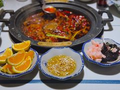 -爱你您·自家鱼塘·活水喷泉鱼火锅(八里店)