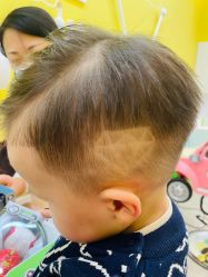 -爆米花儿童美发乐园