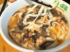 -呷佬·长沙手工米粉(金沙江路店)