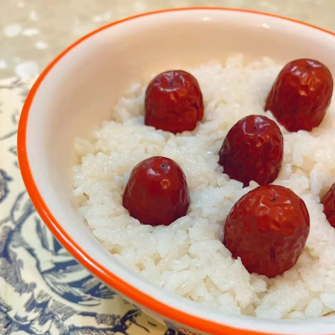 冬季暖食:红枣大米养生饭