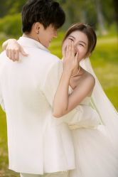 点击看大图 -挪娅婚纱摄影皇家会所
