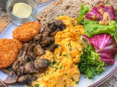 牛油果煮蛋吐司-RAC BAR(安福路店)