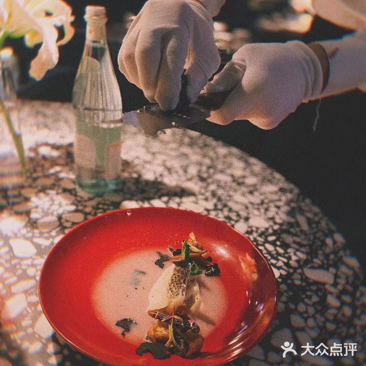 西安｜W酒店旁这家法国菜浪漫出圈[调皮]