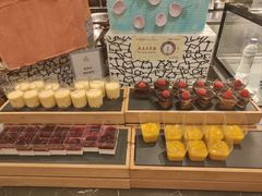 芒果布丁-广州万富希尔顿酒店·感趣自助餐厅·金秋蟹宴生蚝海鲜刺身